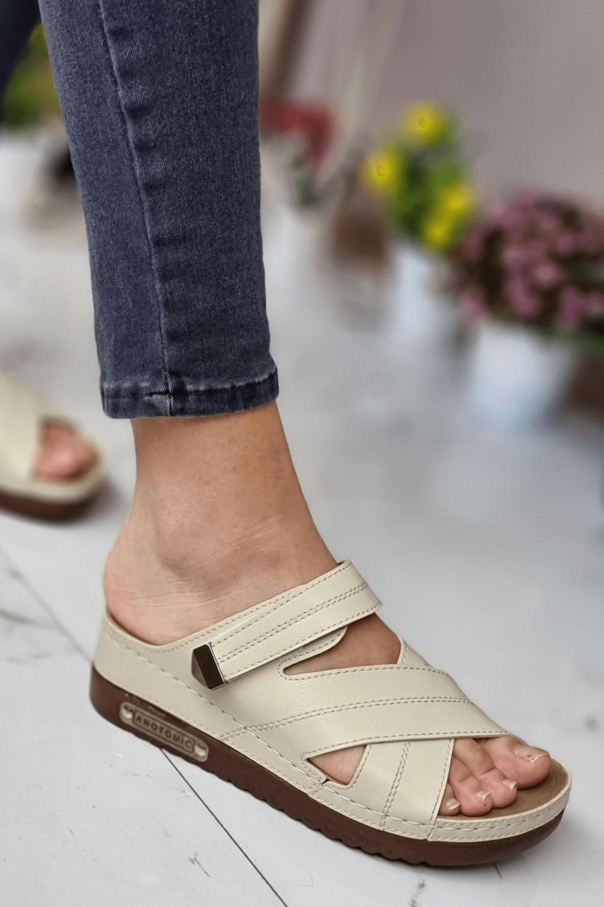 Budi Kadın Şık Konforlu Günlük Terlik Anatomik Ortopedik Taban Suni Deri Anne Dışarı Ev Terliği