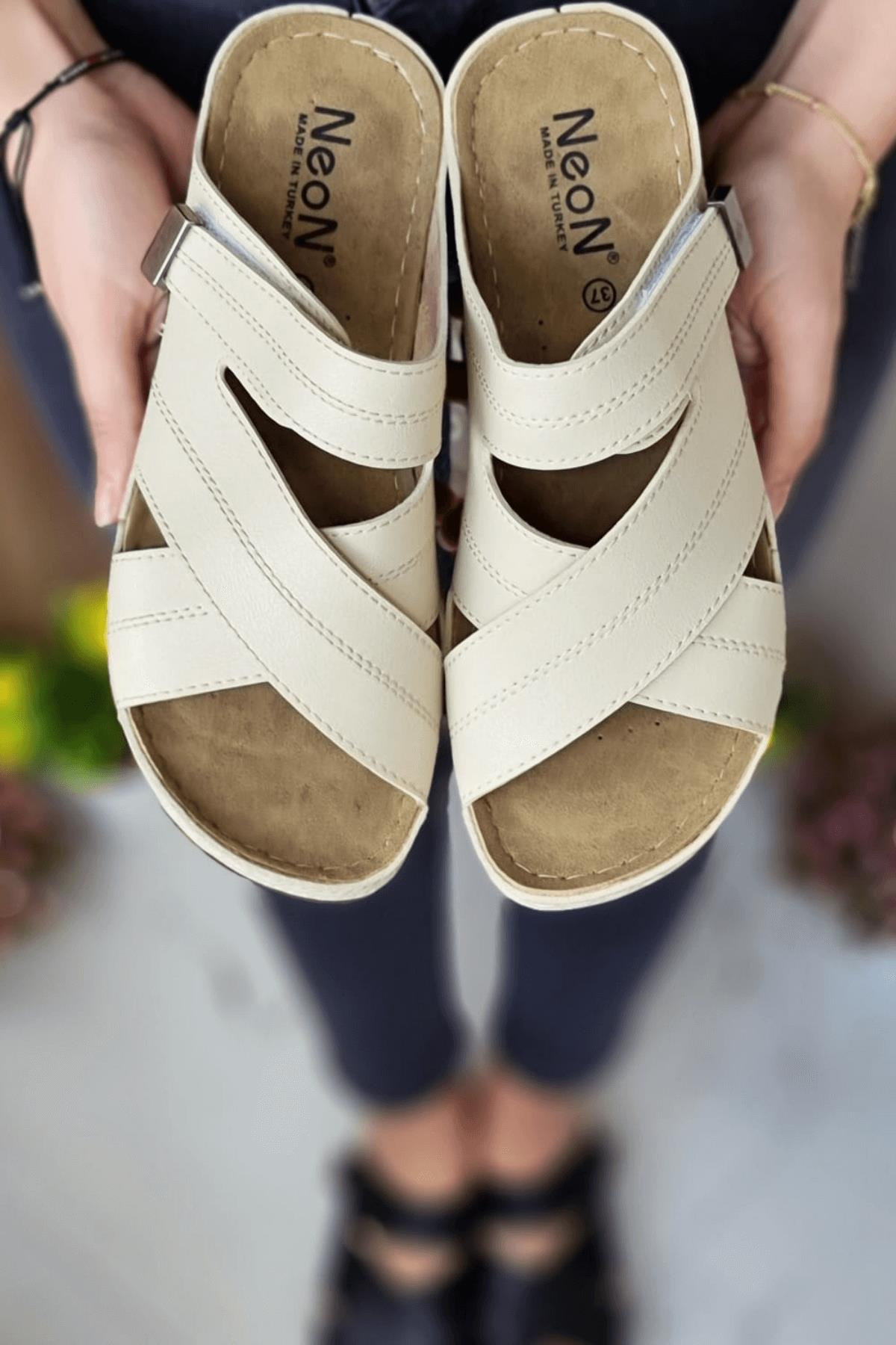 Budi Kadın Şık Konforlu Günlük Terlik Anatomik Ortopedik Taban Suni Deri Anne Dışarı Ev Terliği