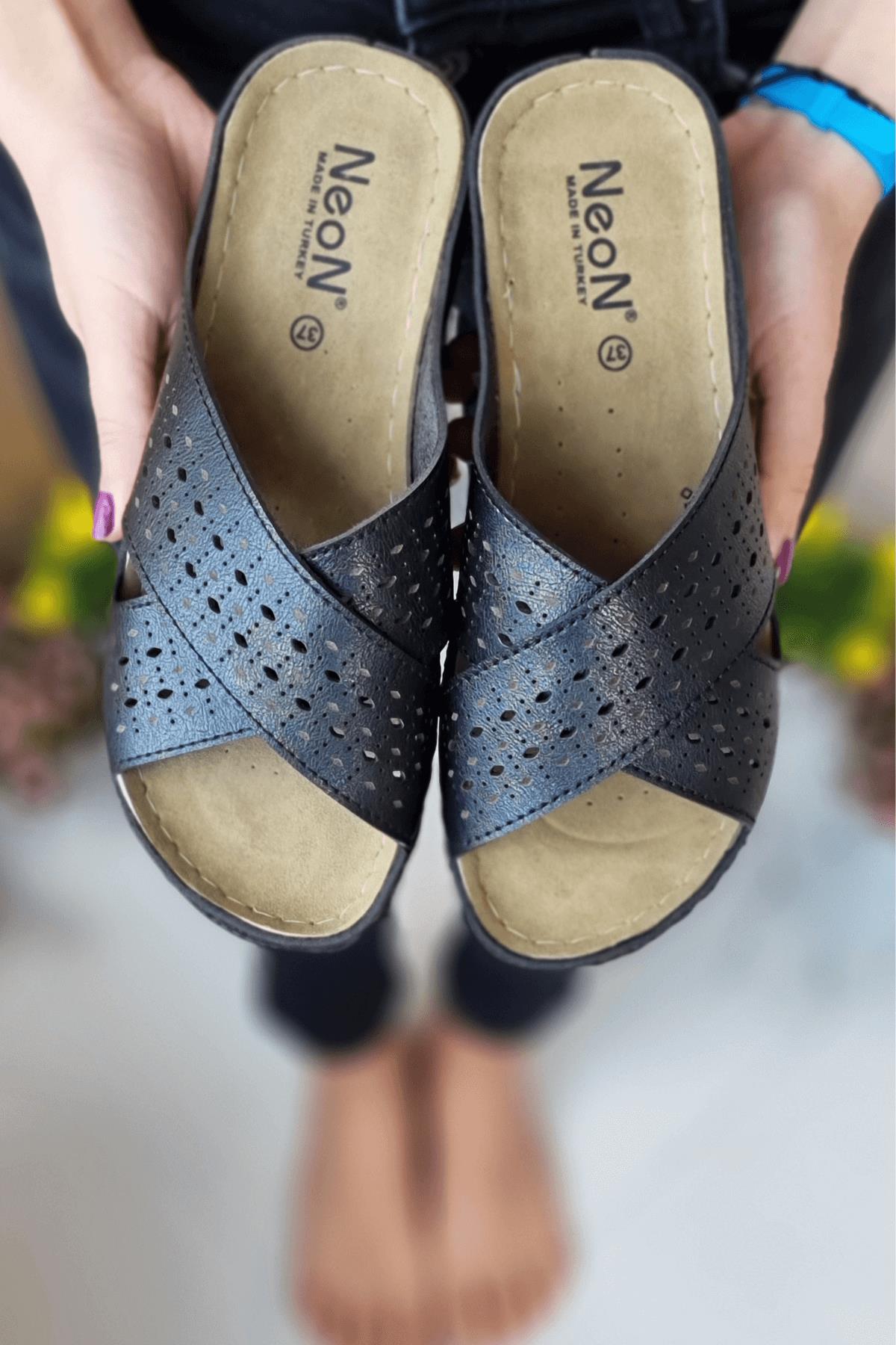 Erika Kadın Günlük Hasır Desenli Terletmeyen Anatomik Ortopedik Taban Anne Dışarı Ev Terliği