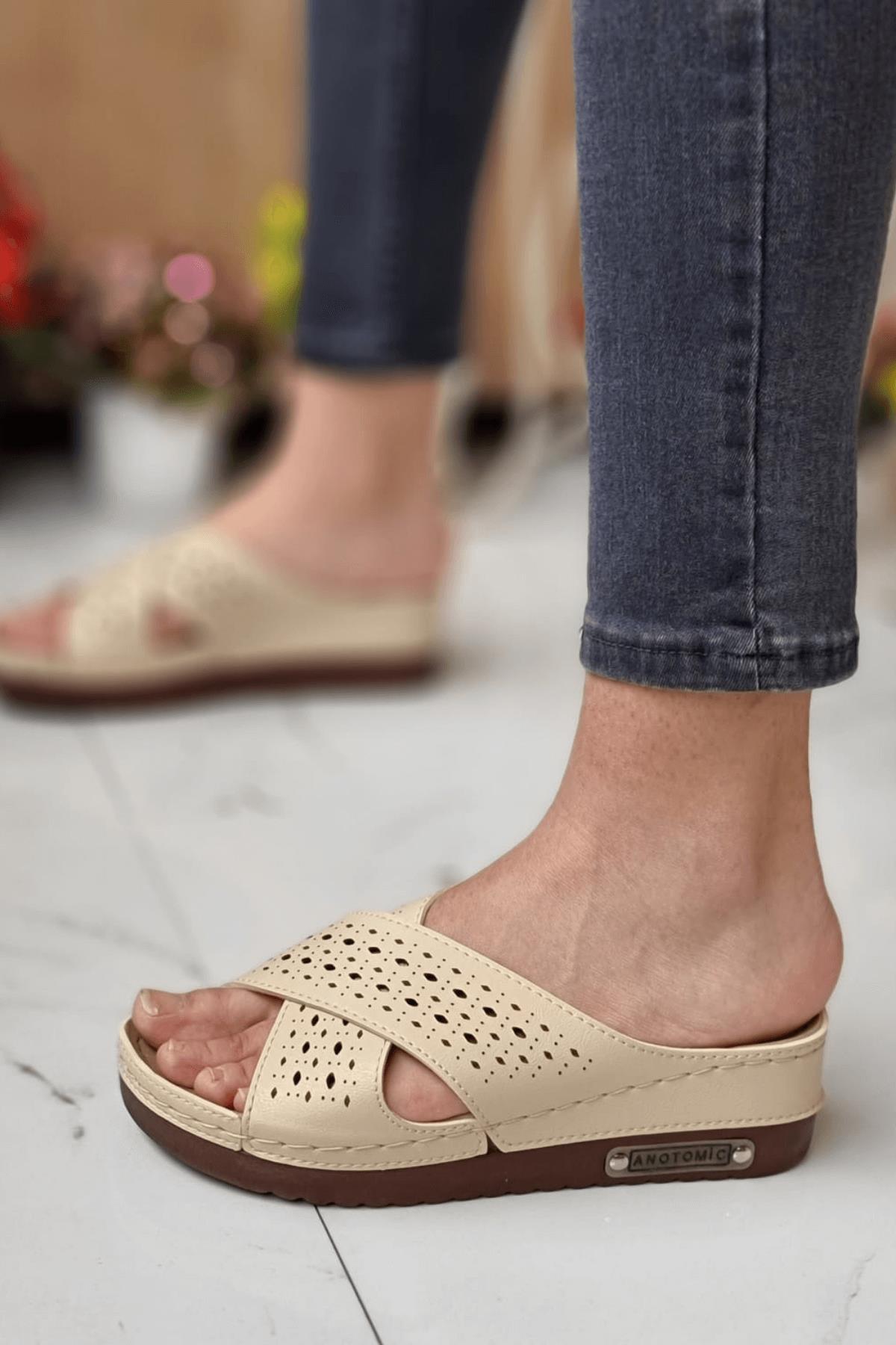 Erika Kadın Günlük Hasır Desenli Terletmeyen Anatomik Ortopedik Taban Anne Dışarı Ev Terliği