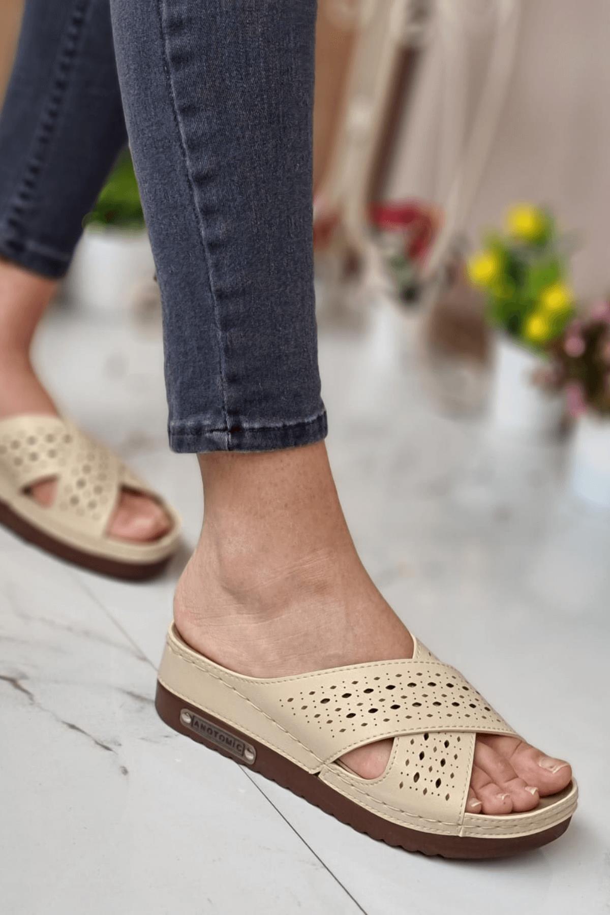 Erika Kadın Günlük Hasır Desenli Terletmeyen Anatomik Ortopedik Taban Anne Dışarı Ev Terliği