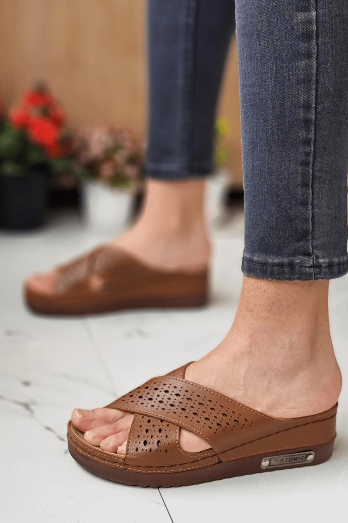 Erika Kadın Günlük Hasır Desenli Terletmeyen Anatomik Ortopedik Taban Anne Dışarı Ev Terliği