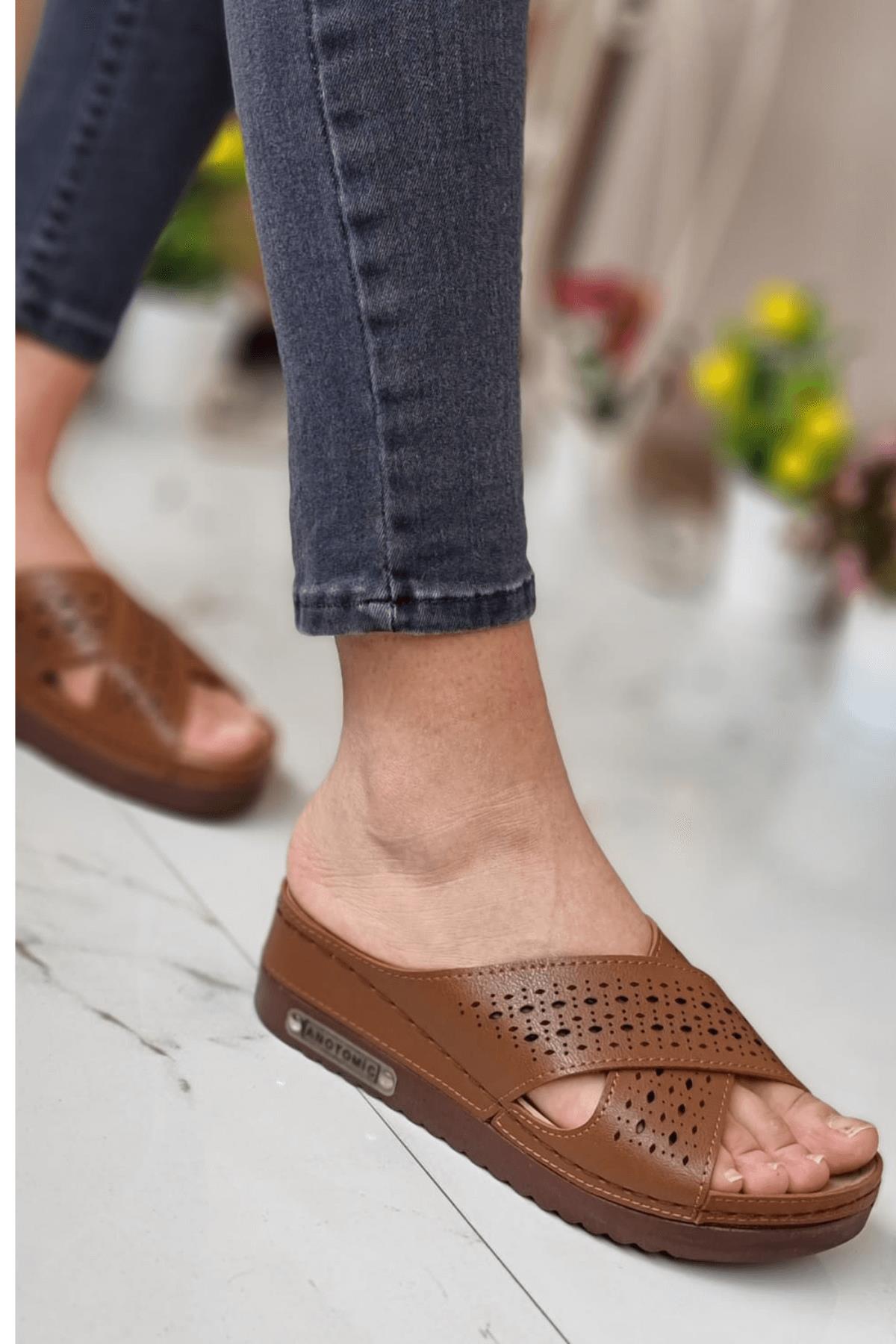 Erika Kadın Günlük Hasır Desenli Terletmeyen Anatomik Ortopedik Taban Anne Dışarı Ev Terliği