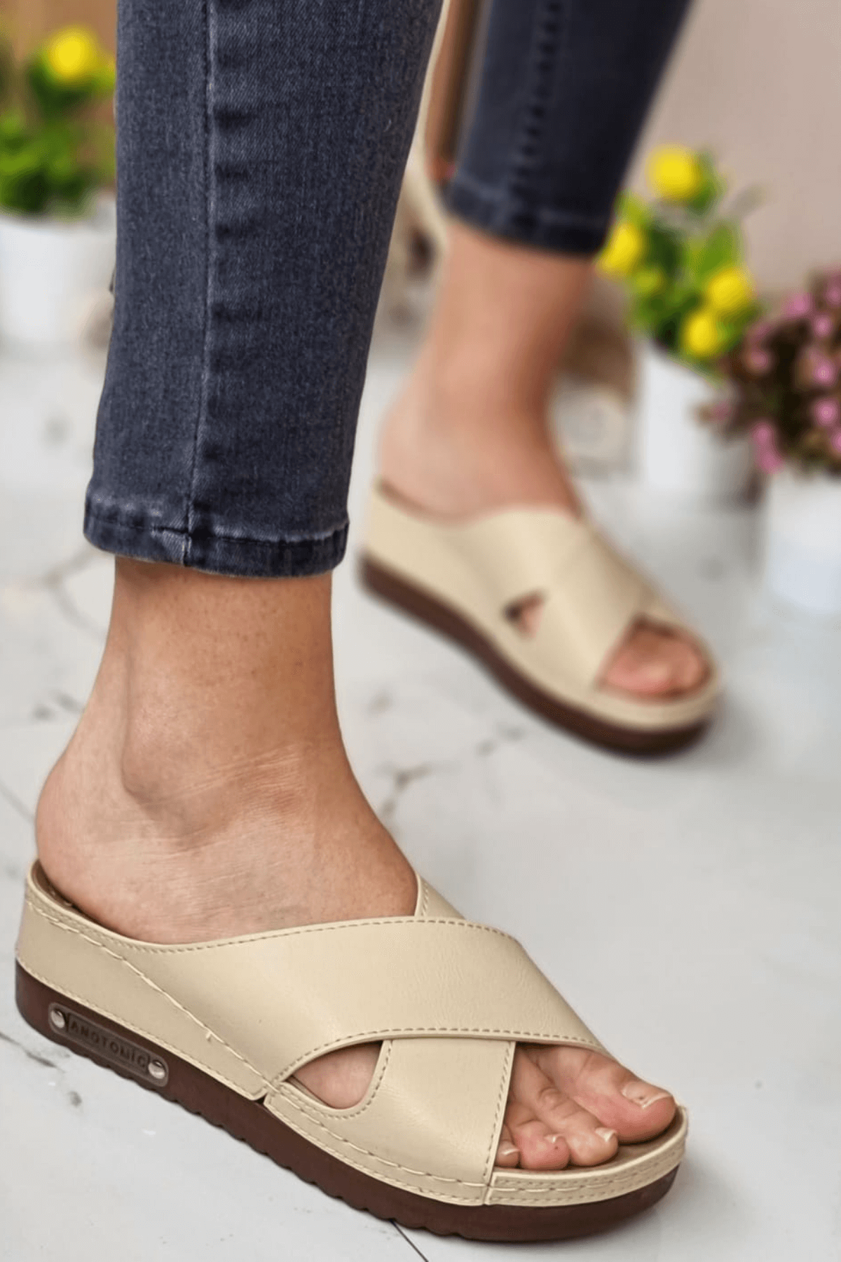 Lina Kadın Anatomik Ortopedik Konfor Modeli Terlik Hafif Şık Topuklu Günlük Dışarı Ev İçi Terliği