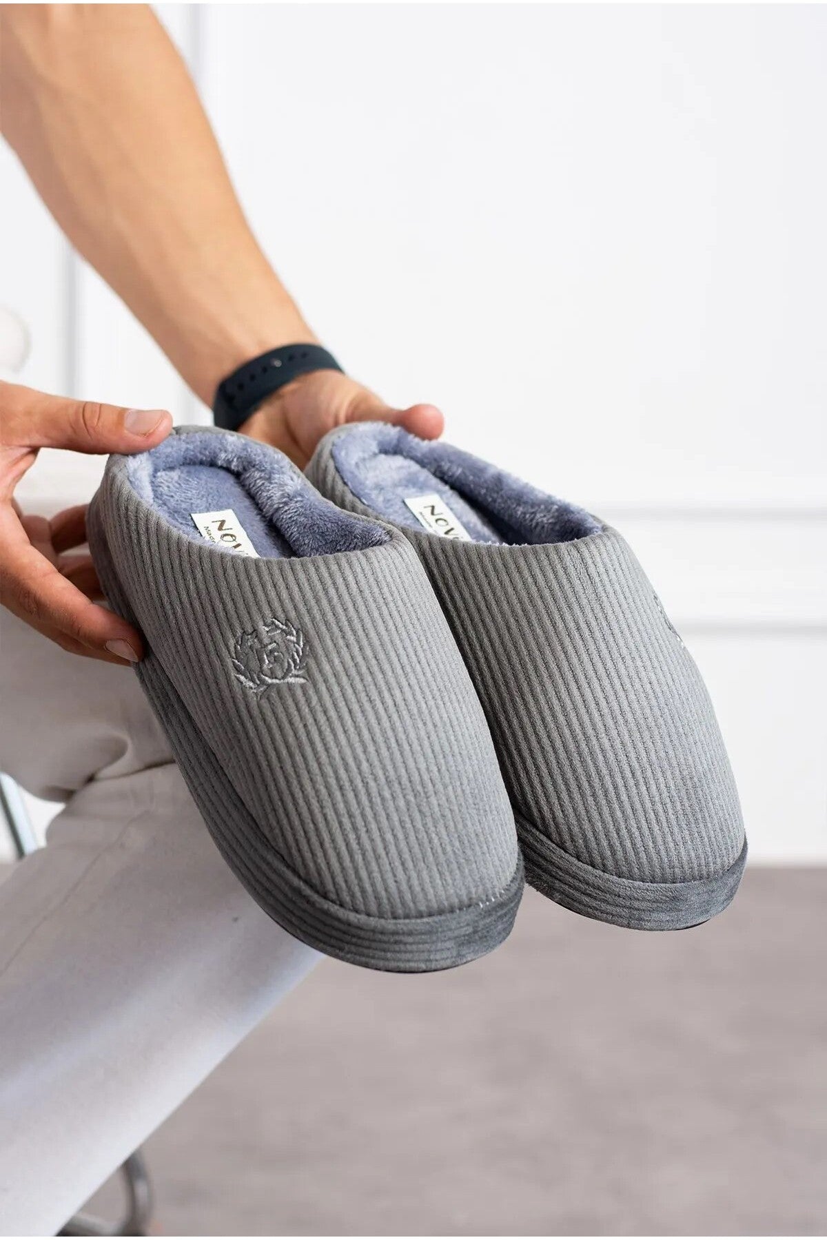 Moda Özer Nakışlı Kadife Fitilli Desen Rahat Yumuşak Tabanlı İçi Kürklü Erkek Ev Terlik