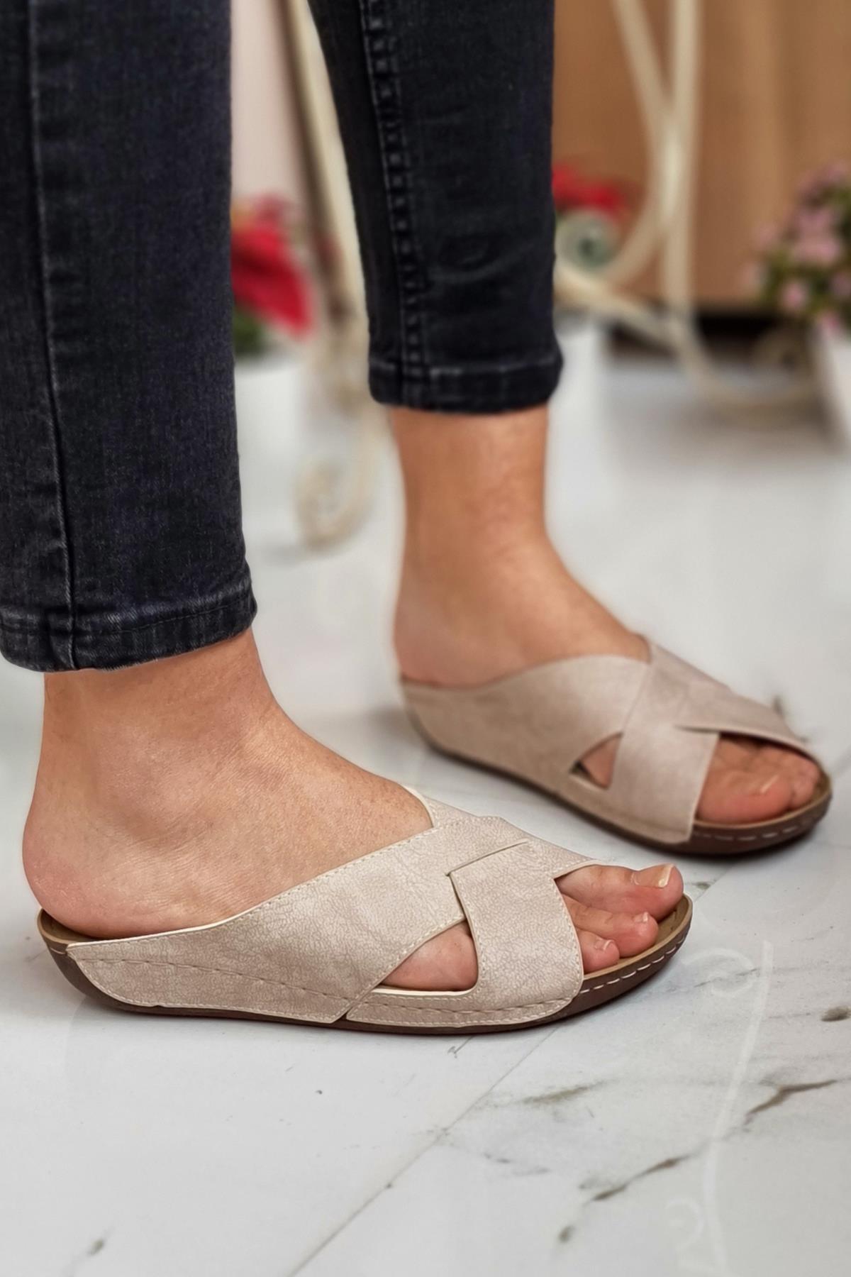 Julya Kadın Günlük Şık Konforlu Ortopedik Taban Genç Anne Misafir Dışarı Ev Terliği