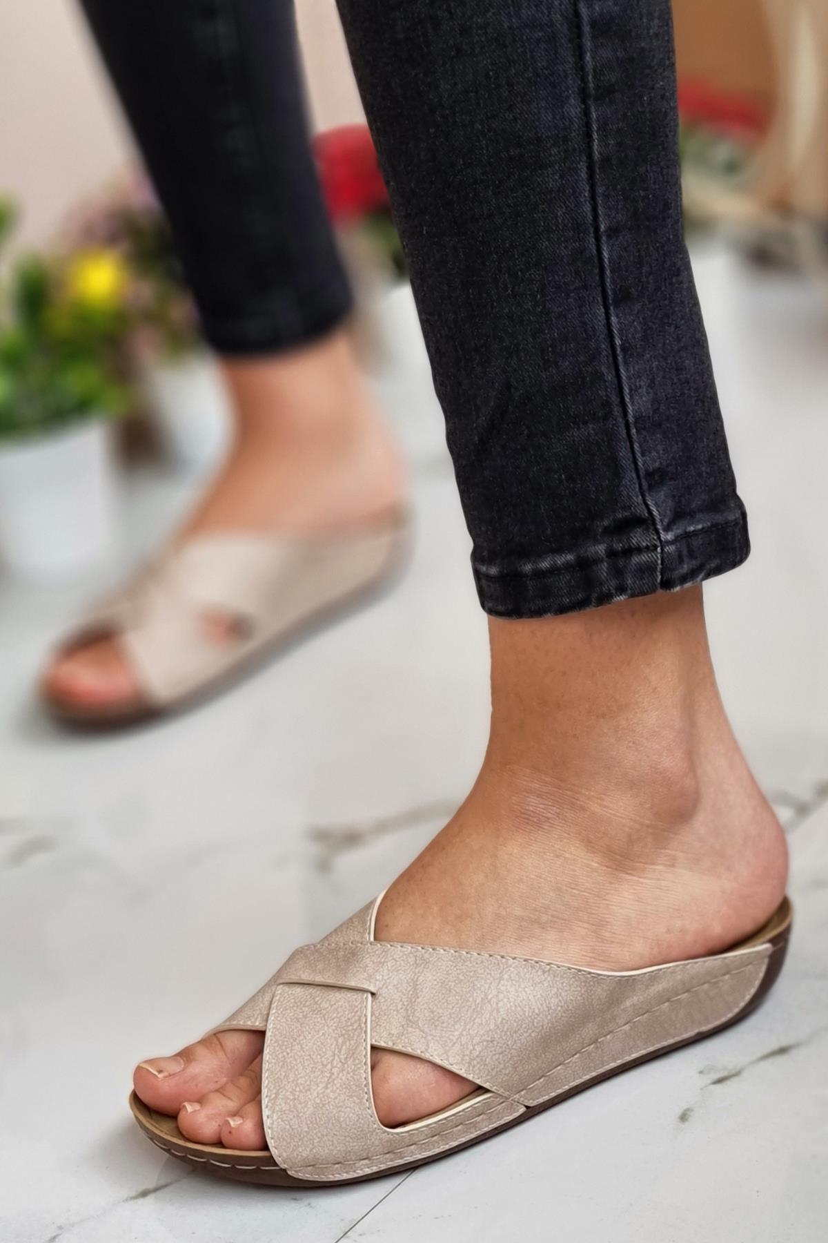 Julya Kadın Günlük Şık Konforlu Ortopedik Taban Genç Anne Misafir Dışarı Ev Terliği