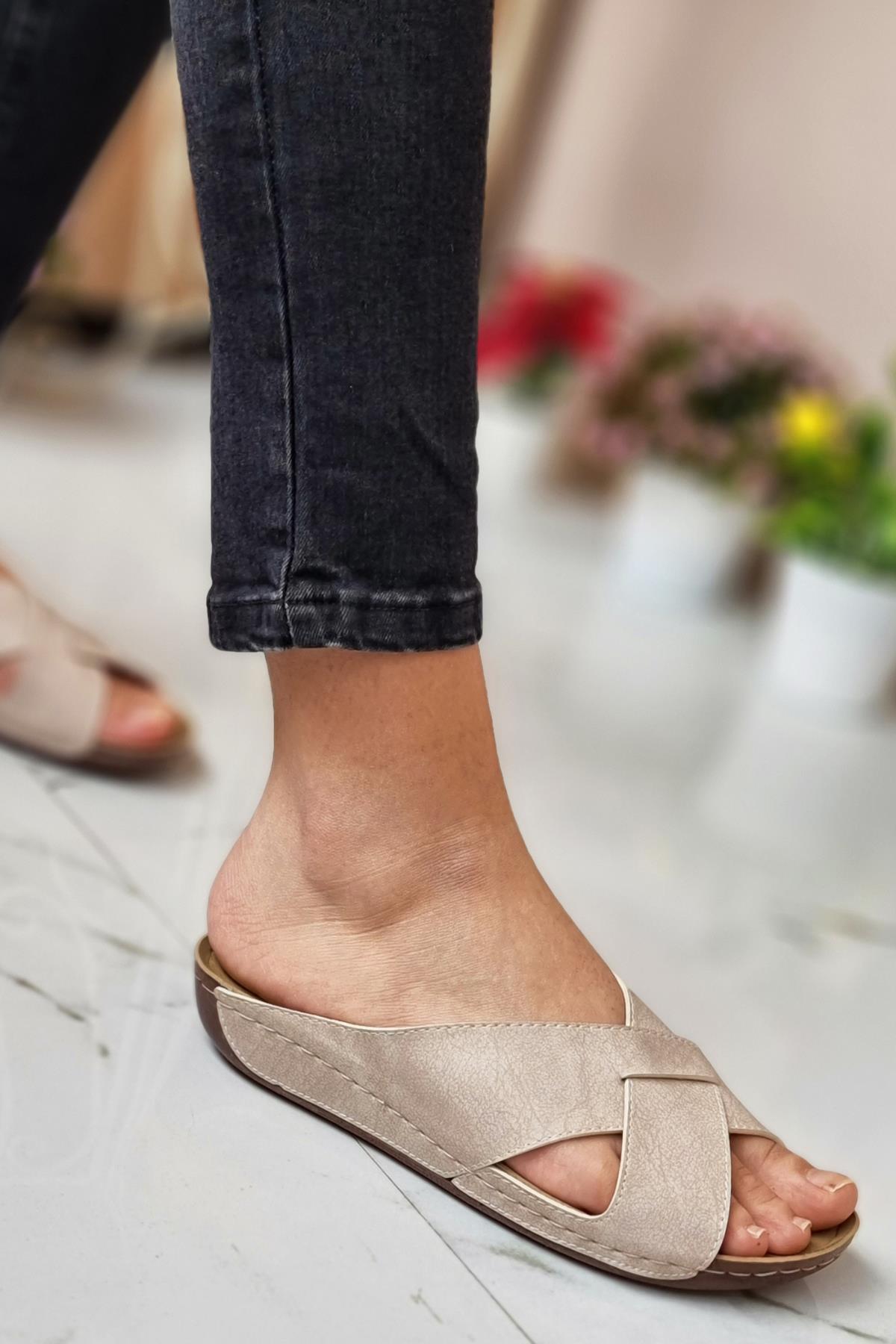 Julya Kadın Günlük Şık Konforlu Ortopedik Taban Genç Anne Misafir Dışarı Ev Terliği