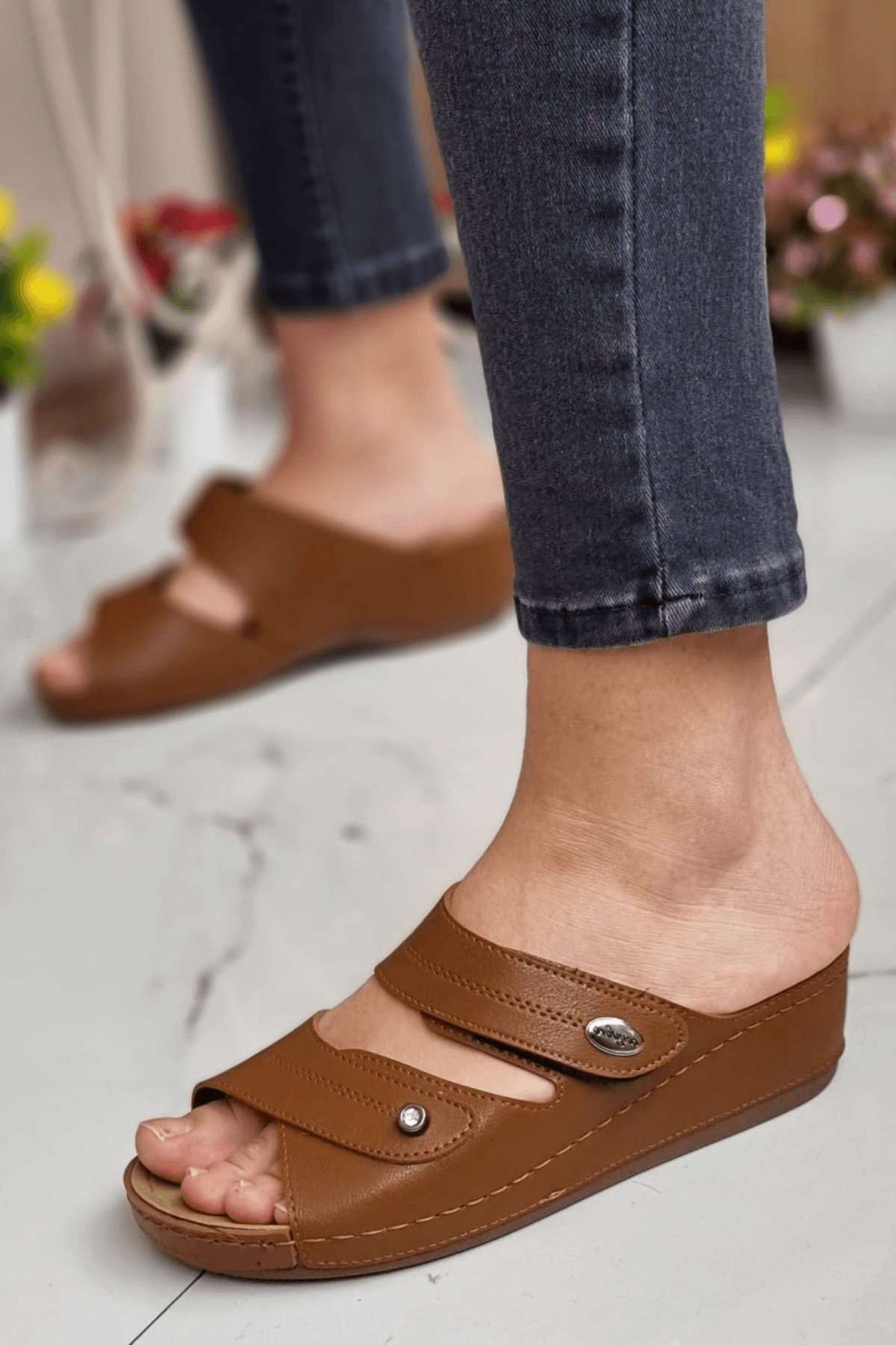 Depi Kadın Ortopedik Yumuşak Taban Günlük Terlik Şık Taşlı Misafir Genç Anne Dışarı &amp; Ev Terliği