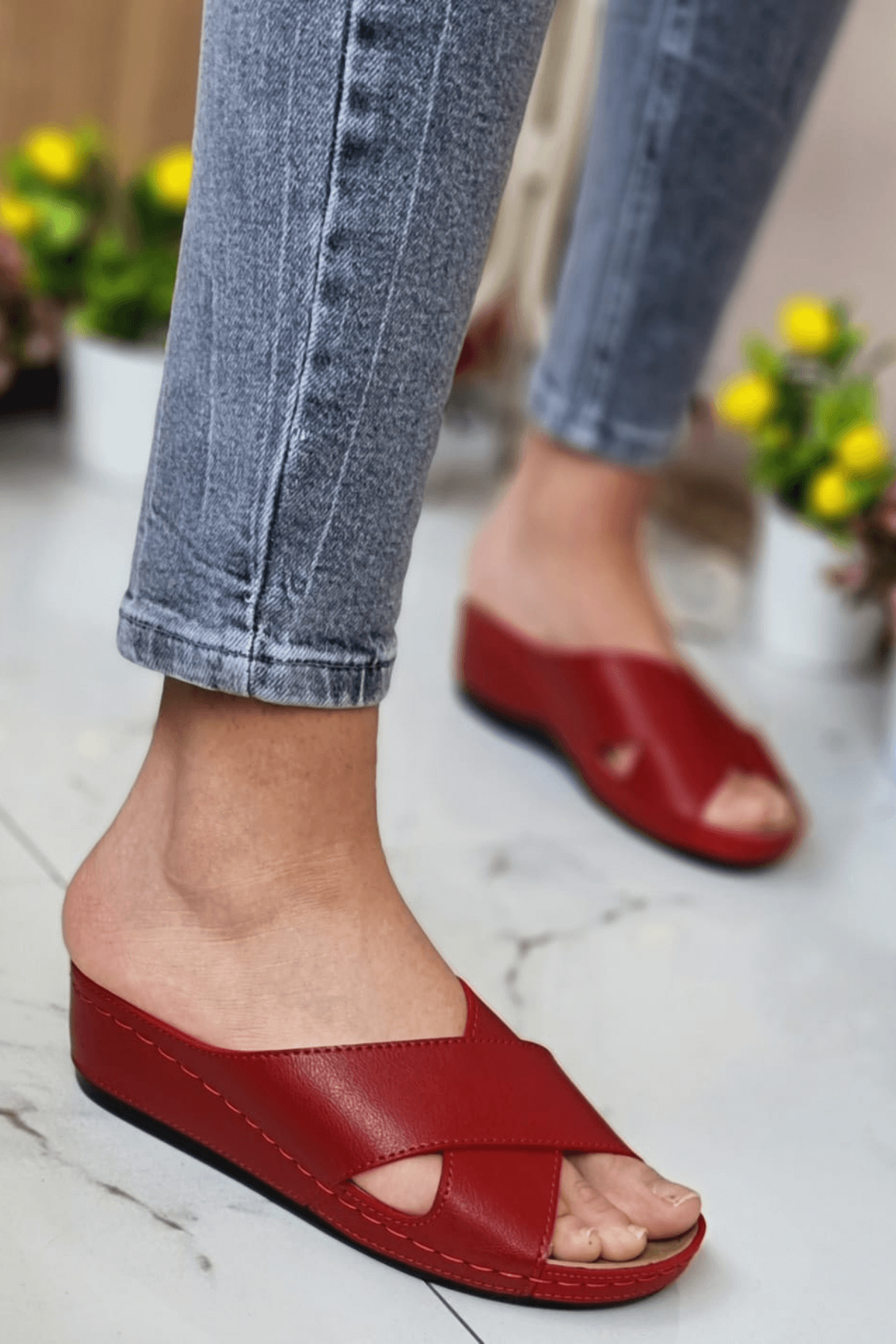 Desy Kadın Ortopedik Taban Şık Konfor Modeli Günlük Terlik Genç Anne Ev Dışarı Terliği