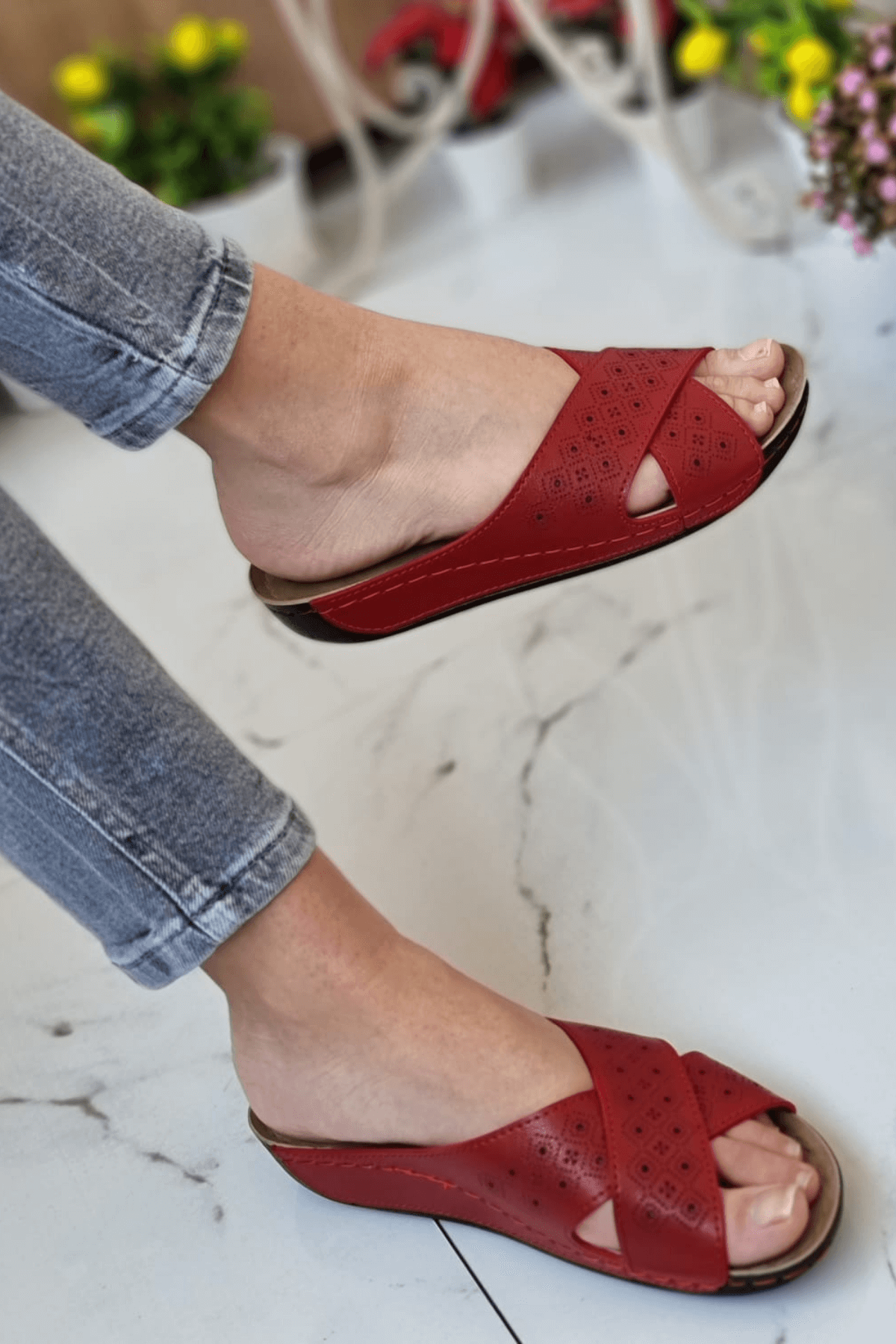 Vira Kadın Günlük Hasır Desenli Ortopedik Tabanlı Topuksuz Şık Genç Anne Misafir Dışarı Çık Ev Terliği