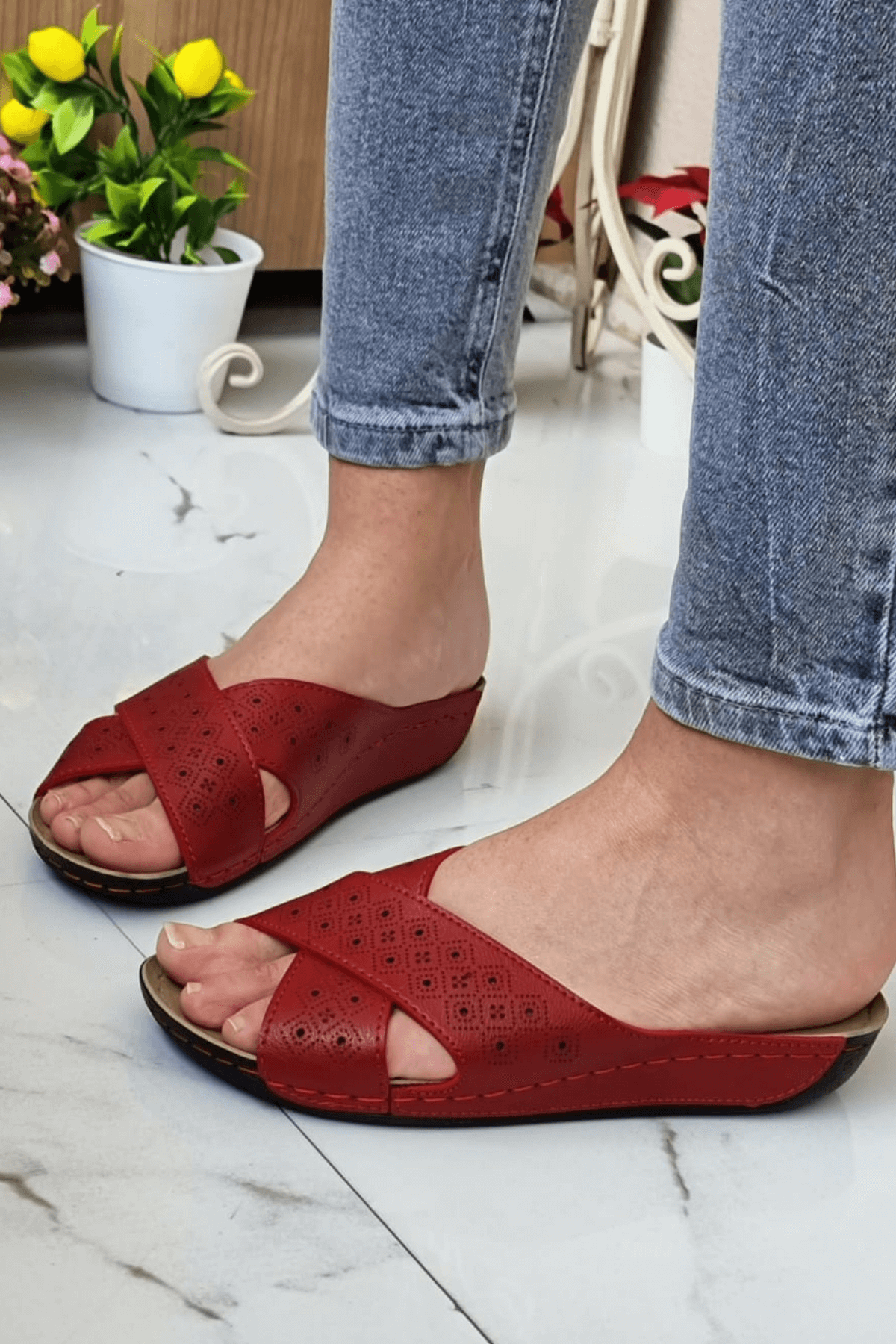 Vira Kadın Günlük Hasır Desenli Ortopedik Tabanlı Topuksuz Şık Genç Anne Misafir Dışarı Çık Ev Terliği