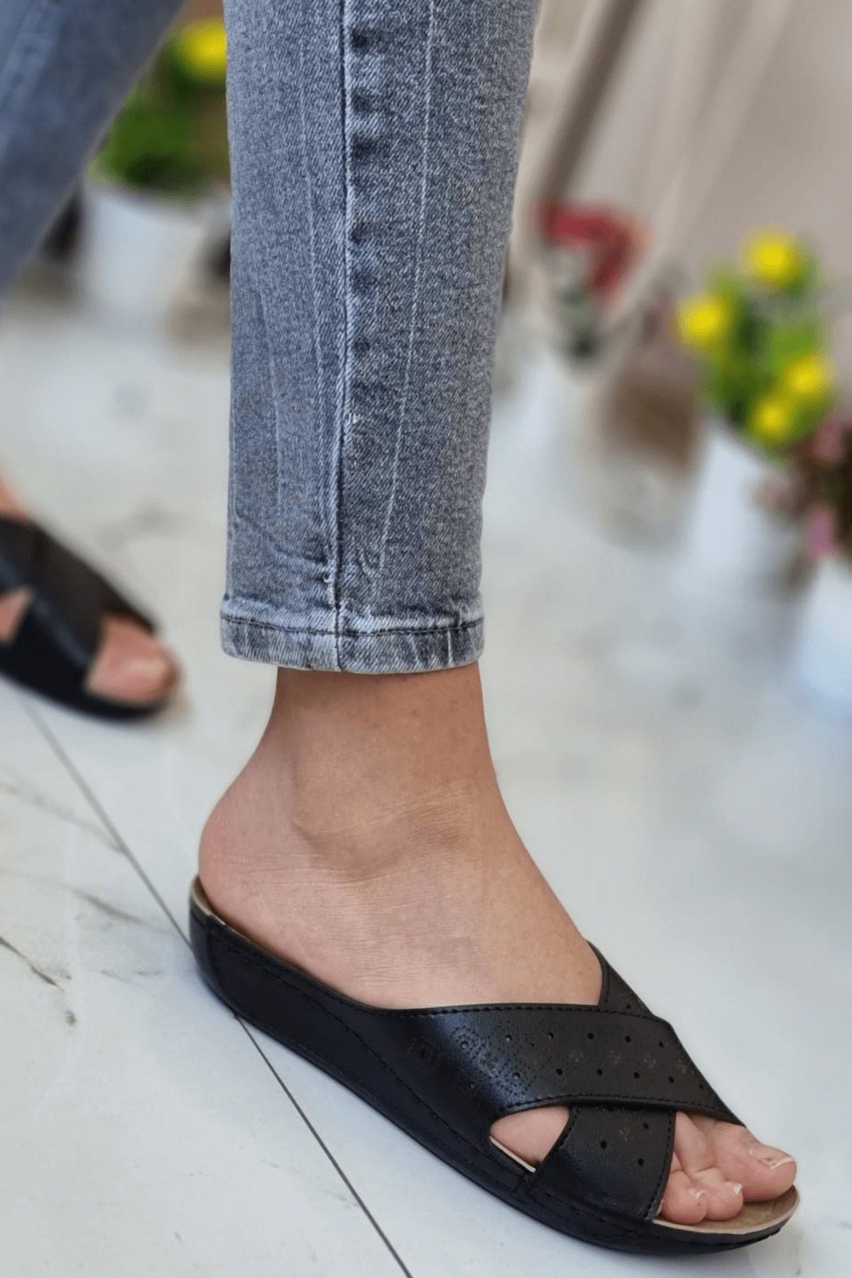 Vira Kadın Günlük Hasır Desenli Ortopedik Tabanlı Topuksuz Şık Genç Anne Misafir Dışarı Çık Ev Terliği