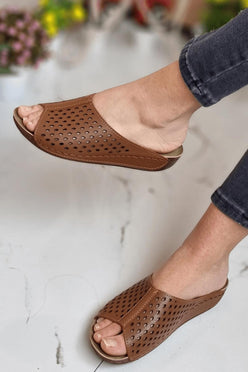 Rini Kadın Şık Konforlu Lazer Desenli Günlük Ortopedik Taban Anne Misafir Dışarı Ev Terliği