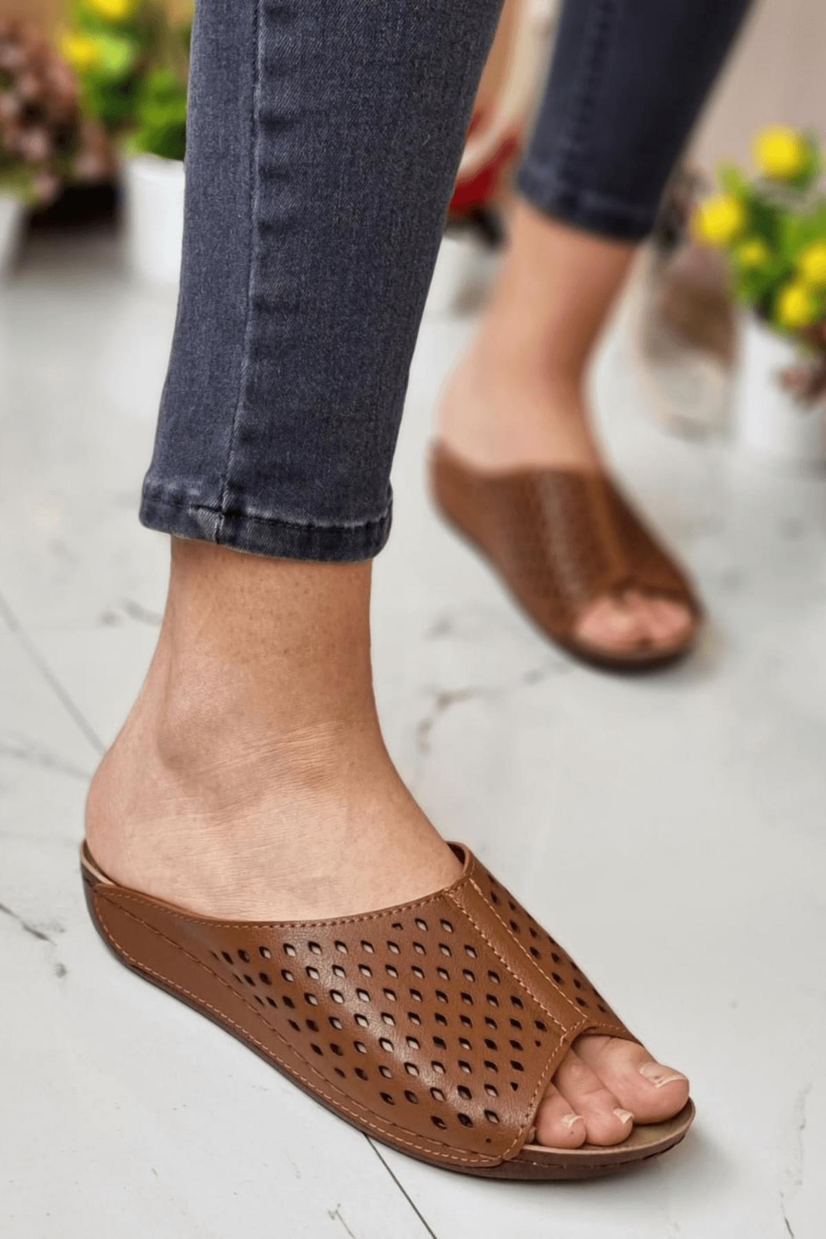 Rini Kadın Şık Konforlu Lazer Desenli Günlük Ortopedik Taban Anne Misafir Dışarı Ev Terliği