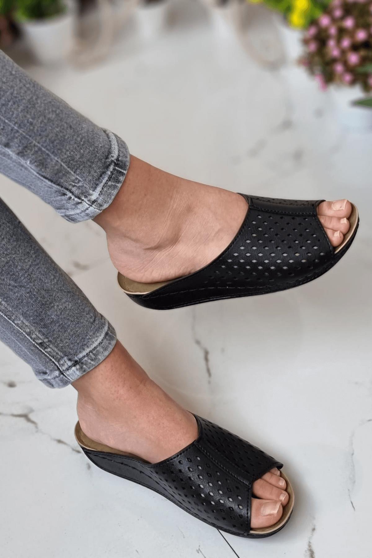 Rini Kadın Şık Konforlu Lazer Desenli Günlük Ortopedik Taban Anne Misafir Dışarı Ev Terliği