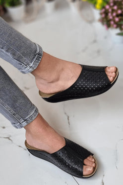 Rini Kadın Şık Konforlu Lazer Desenli Günlük Ortopedik Taban Anne Misafir Dışarı Ev Terliği