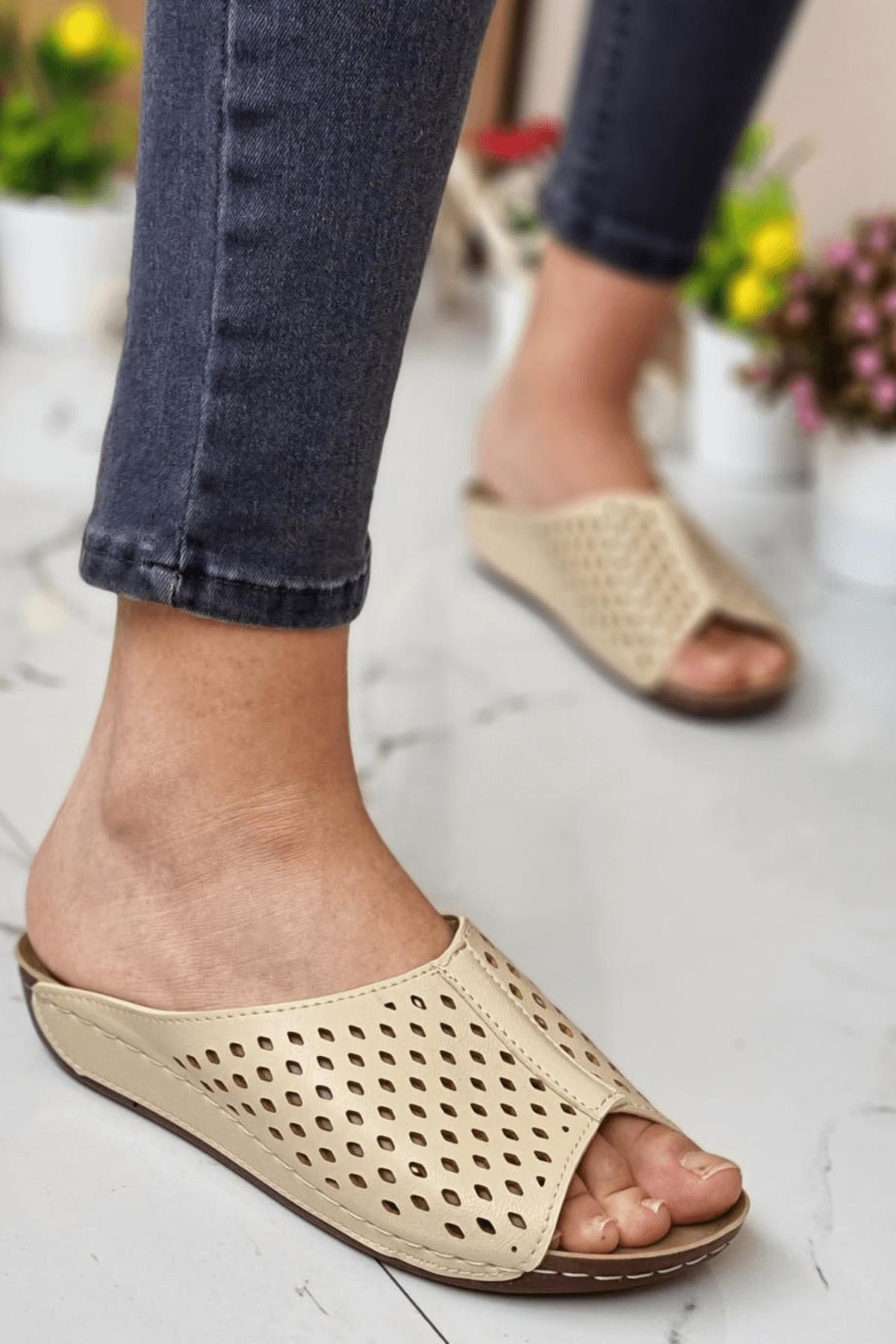 Rini Kadın Şık Konforlu Lazer Desenli Günlük Ortopedik Taban Anne Misafir Dışarı Ev Terliği