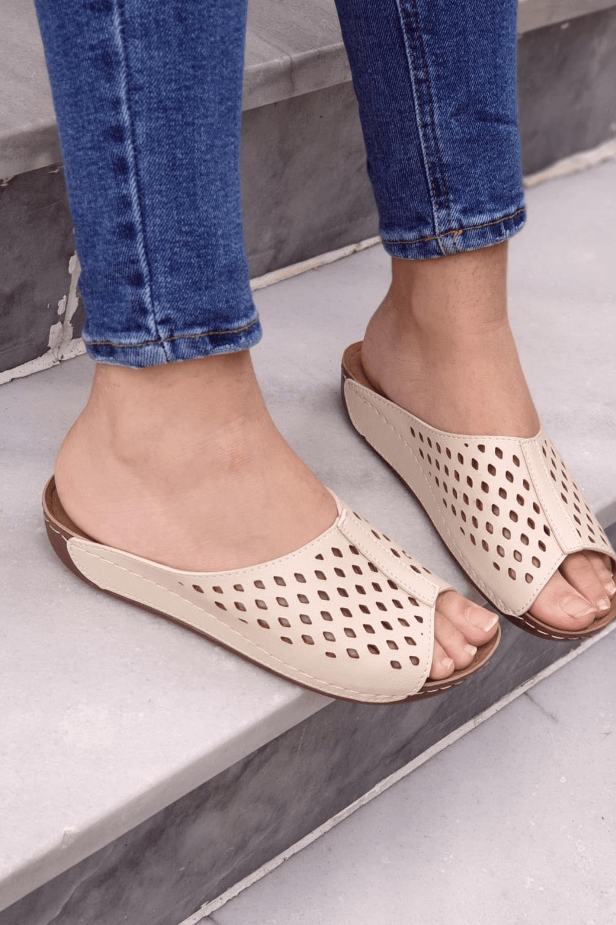 Rini Kadın Şık Konforlu Lazer Desenli Günlük Ortopedik Taban Anne Misafir Dışarı Ev Terliği