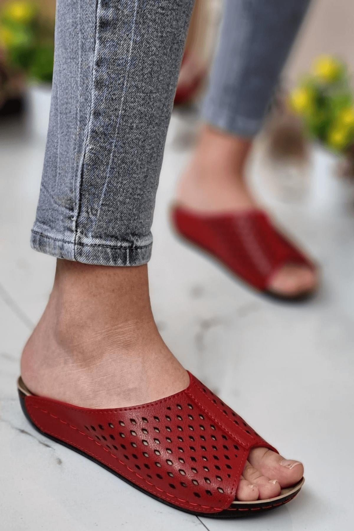 Rini Kadın Şık Konforlu Lazer Desenli Günlük Ortopedik Taban Anne Misafir Dışarı Ev Terliği