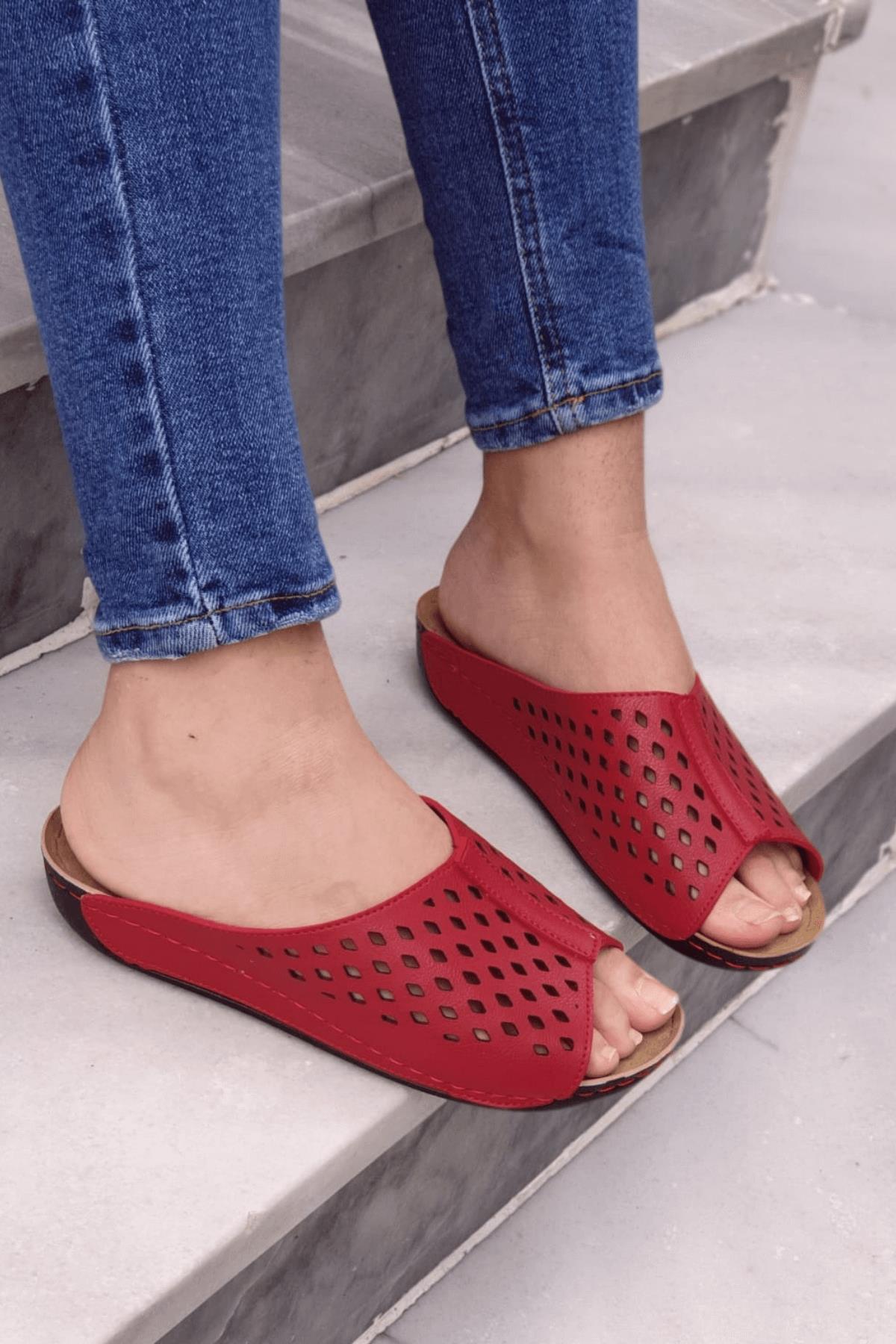 Rini Kadın Şık Konforlu Lazer Desenli Günlük Ortopedik Taban Anne Misafir Dışarı Ev Terliği