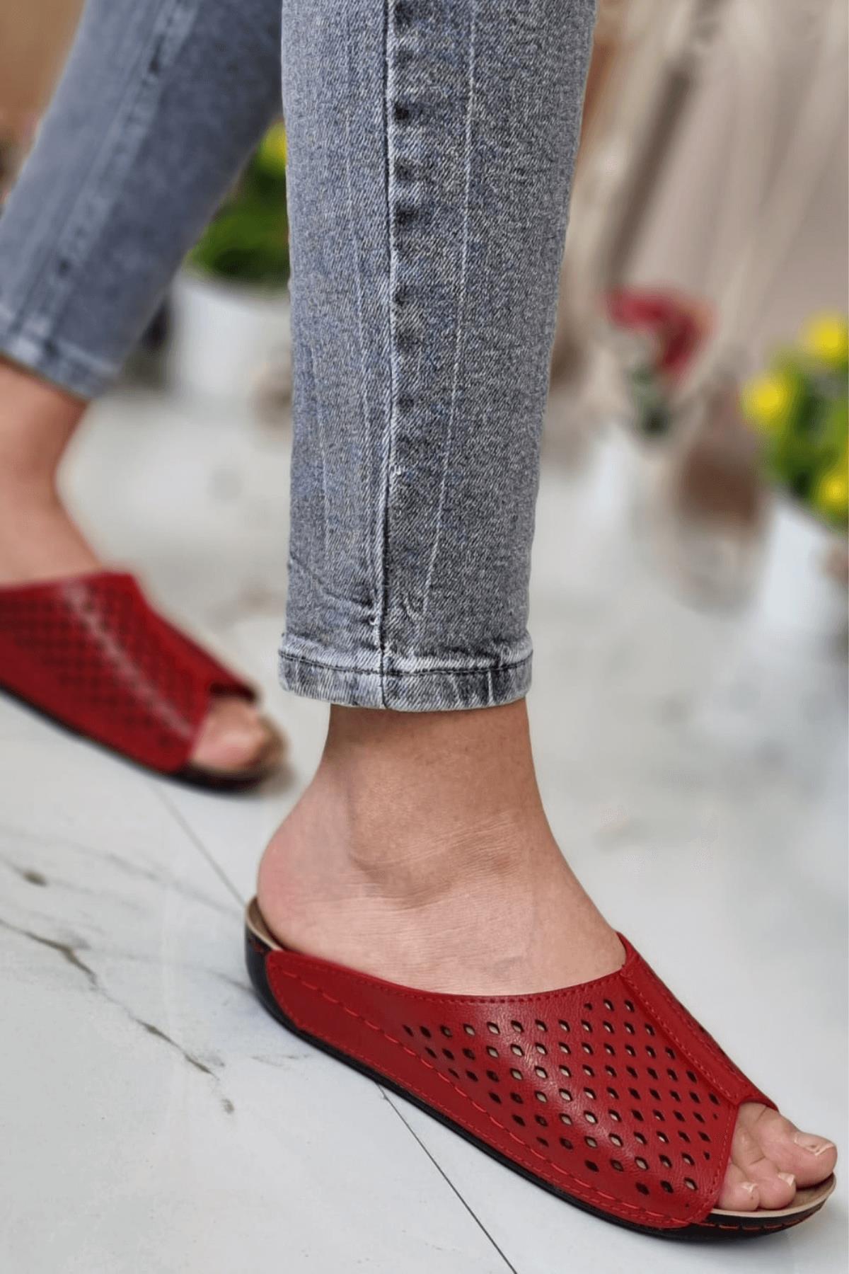 Rini Kadın Şık Konforlu Lazer Desenli Günlük Ortopedik Taban Anne Misafir Dışarı Ev Terliği