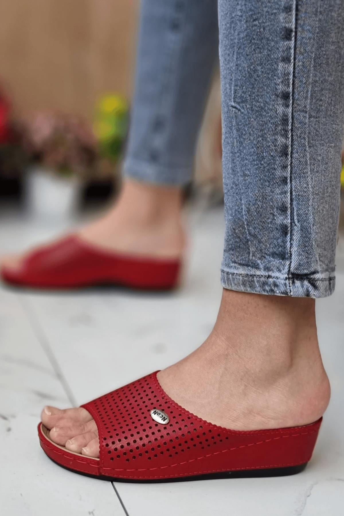 Suçi Kadın Şık Lazer Desenli Günlük Ortopedik Taban Terlik Misafir Genç Anne Dışarı Ev Terliği