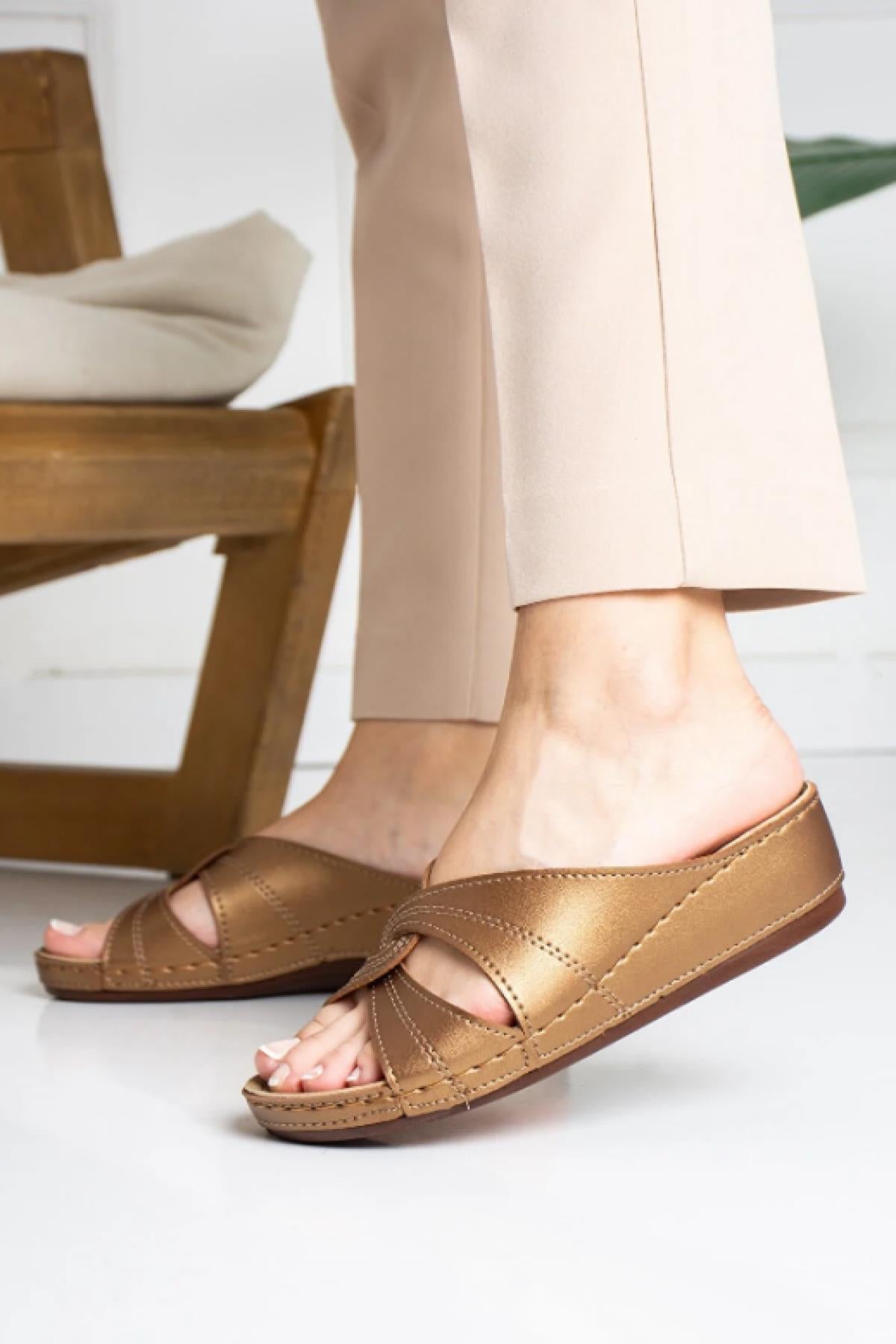 Putu Kadın Çapraz Konfor Modeli Günlük Ortopedik Terlik Anne Orta Yaş Genç Ev &amp; Dışarı Terliği