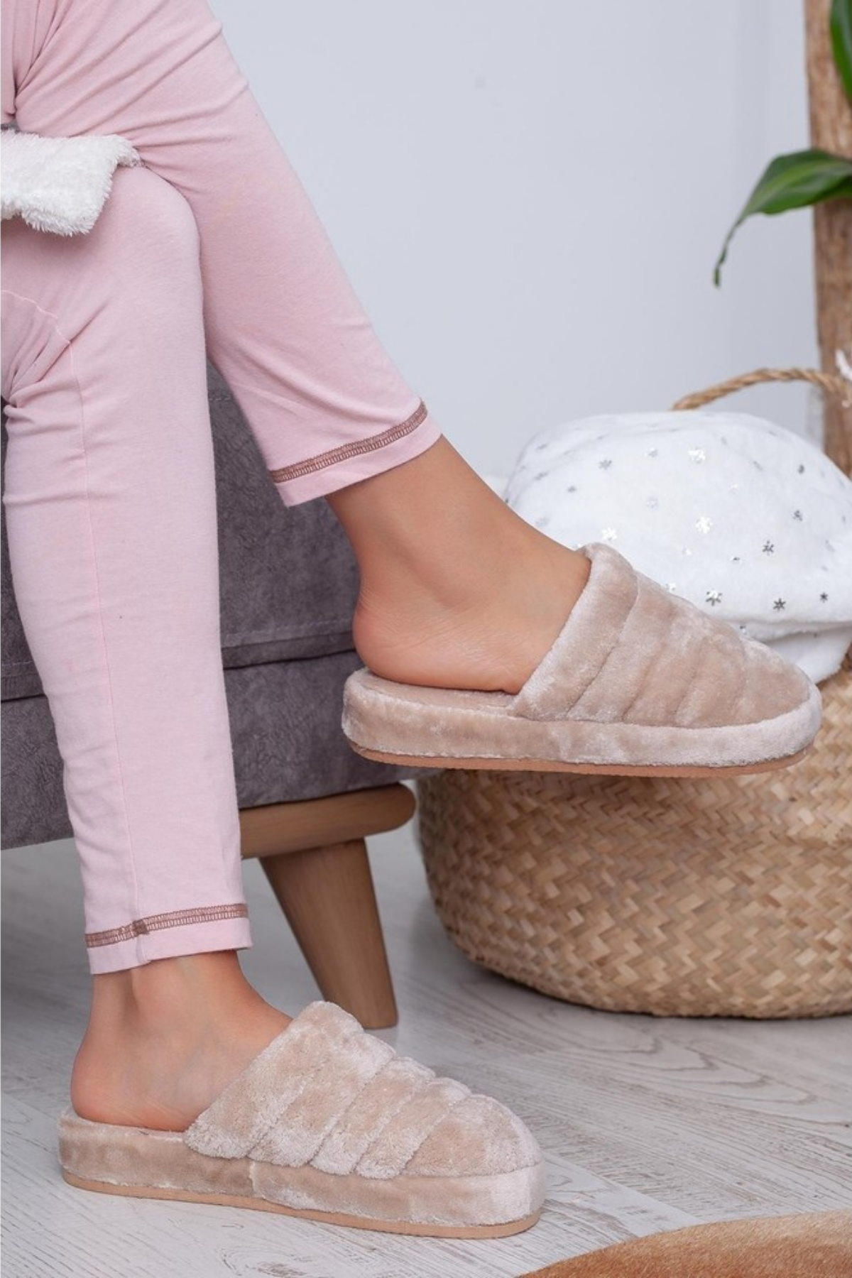 Unisex Önü Kapalı Peluş Bohça Damat Gelin Çeyiz Terlik Sessiz Eva Taban Misafir Ev Terliği